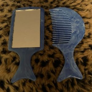 Mirror and comb set